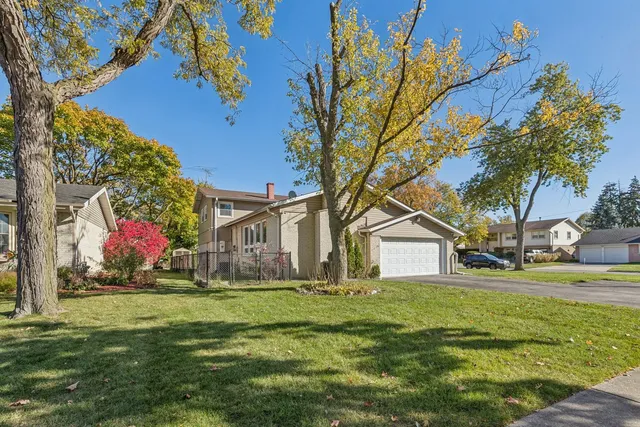 $519,000 | 510 Dulles Road, Des Plaines, IL 60016