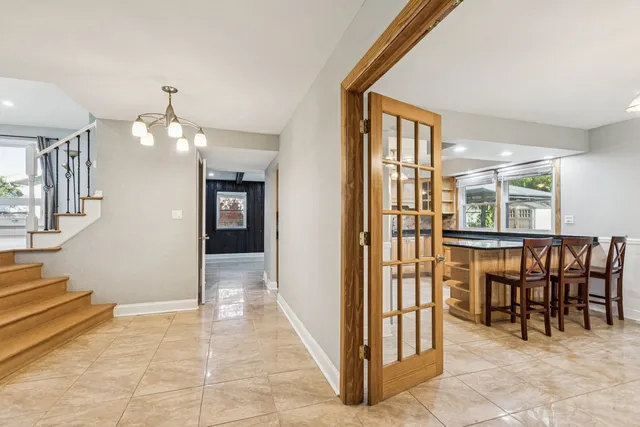 $519,000 | 510 Dulles Road, Des Plaines, IL 60016