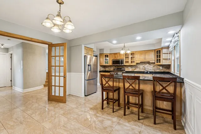 $519,000 | 510 Dulles Road, Des Plaines, IL 60016