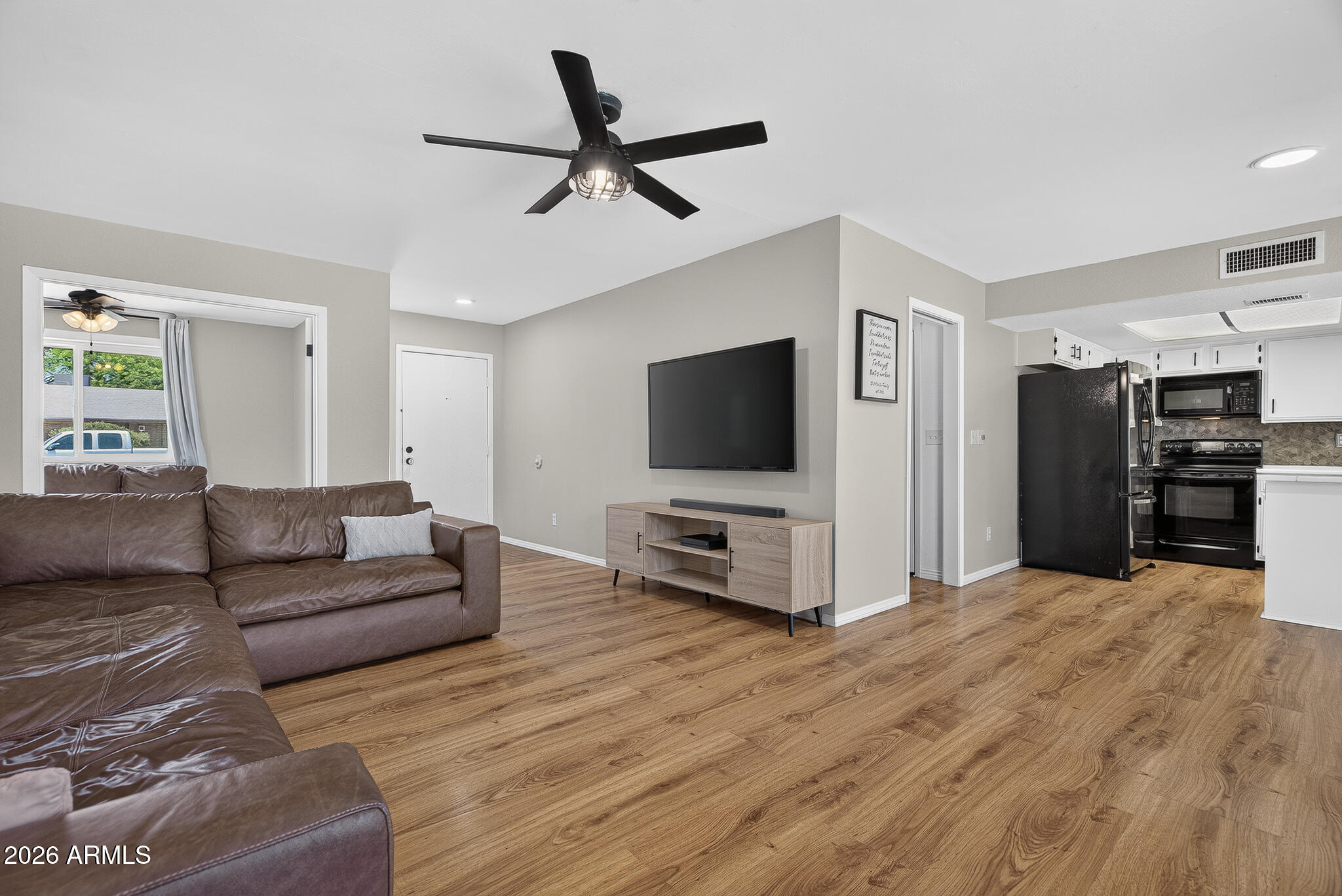 6626 West Phelps Road Glendale, AZ 85306 - Photo 6 of 34