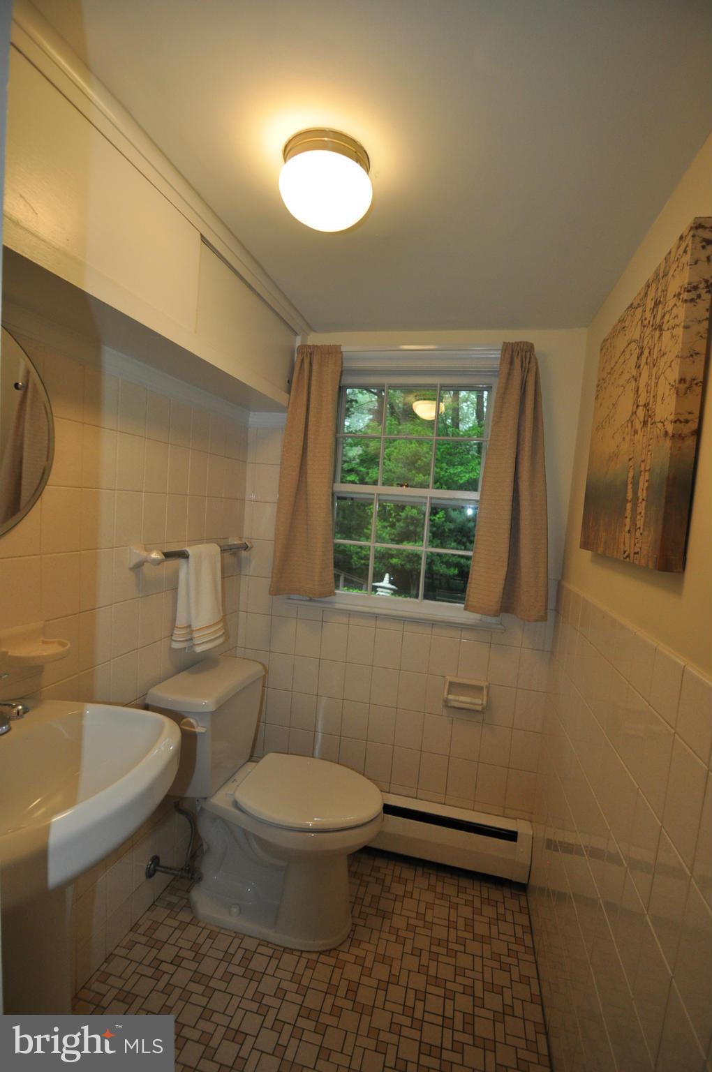 10719 Meadowhill Road Silver Spring, MD 20901 - Photo 22 of 22 Bath