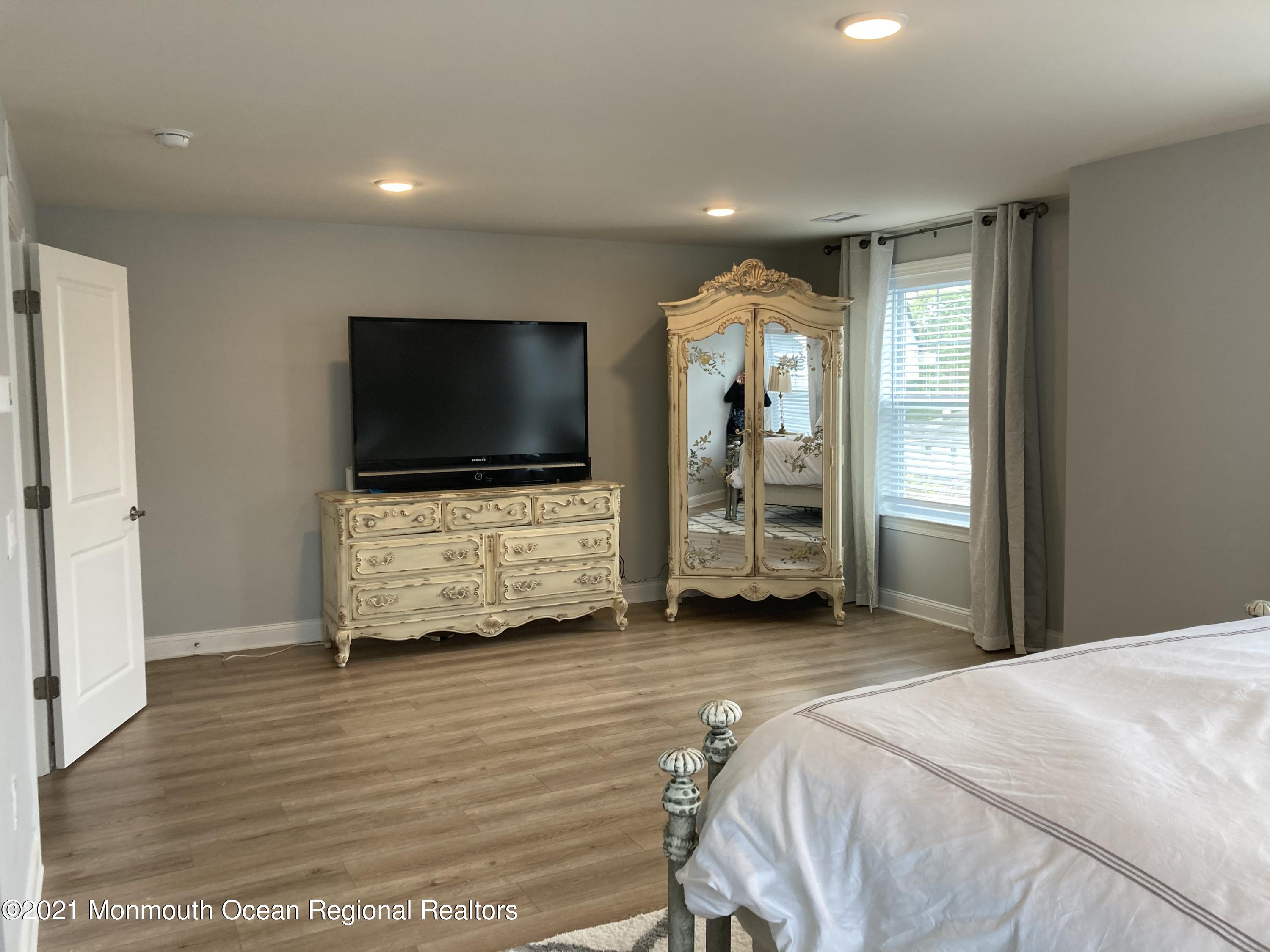 9 Fields Way West Long Branch, NJ 07764 - Photo 18 of 25 IMG-0191