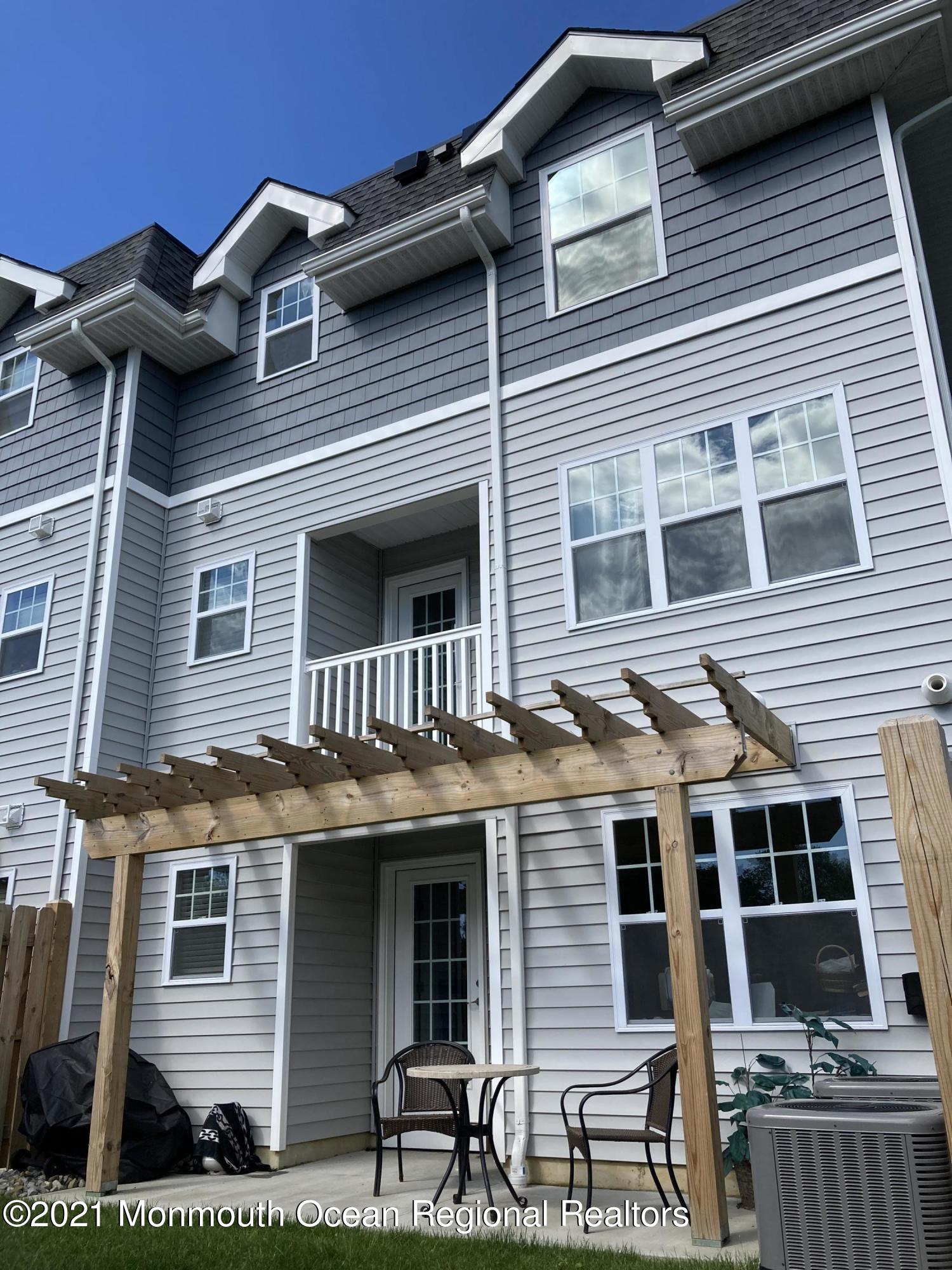 9 Fields Way West Long Branch, NJ 07764 - Photo 2 of 25 IMG-0098 (1)