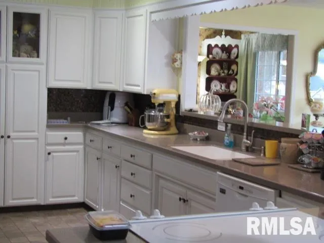 $230,000 | 195 Market Street, Elizabethtown, IL 62931