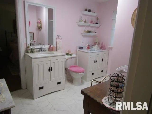 $230,000 | 195 Market Street, Elizabethtown, IL 62931