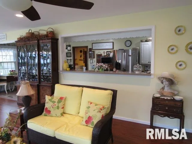 $230,000 | 195 Market Street, Elizabethtown, IL 62931