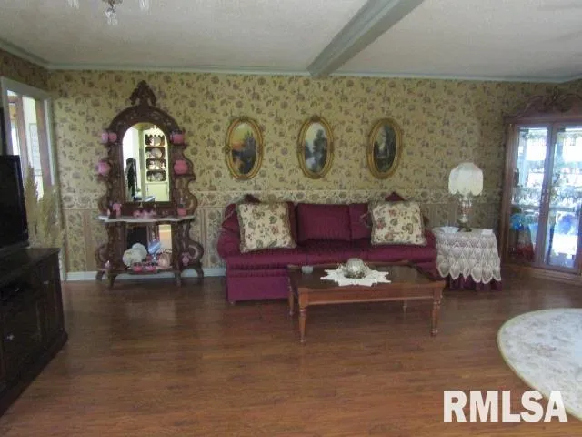 $230,000 | 195 Market Street, Elizabethtown, IL 62931