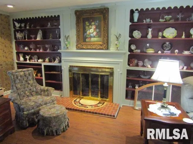 $230,000 | 195 Market Street, Elizabethtown, IL 62931