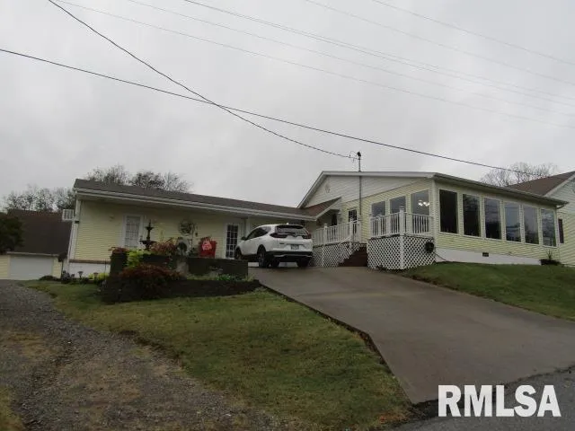 $230,000 | 195 Market Street, Elizabethtown, IL 62931