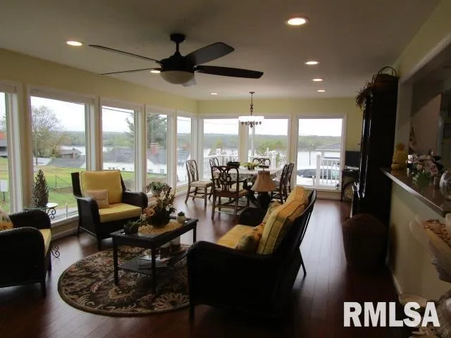 $230,000 | 195 Market Street, Elizabethtown, IL 62931