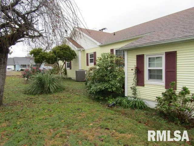 $230,000 | 195 Market Street, Elizabethtown, IL 62931