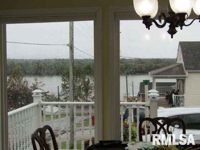 $230,000 | 195 Market Street, Elizabethtown, IL 62931