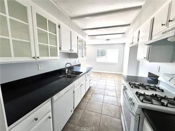 $2,000 | 579 West 14th Street, Unit 4, San Pedro, CA 90731