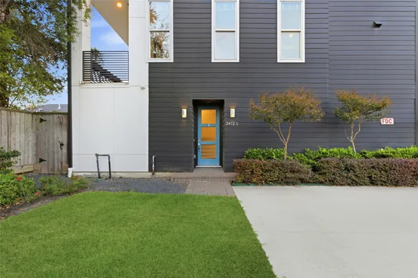 $2,900 | 2412 Canal Street, Unit L, Houston, TX 77003