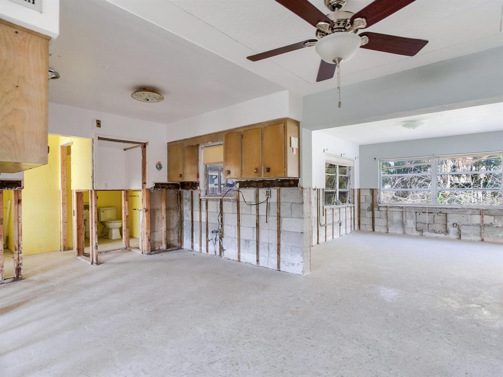 16105 1st Street East Redington Beach, FL 33708 - Photo 16 of 27 Gallery Image 16