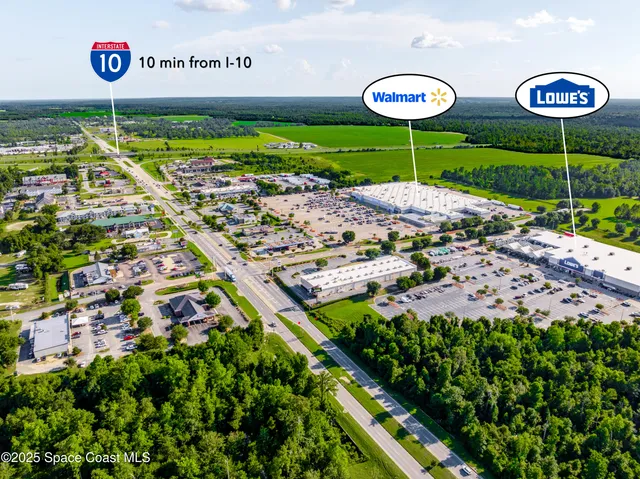 a view of a tennis court