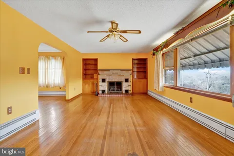 $271,000 | 100 High Street, Pine Grove, PA 17963