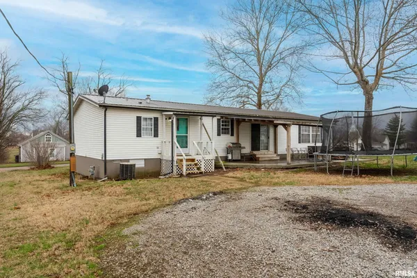 $169,900 | 101 East Knauer Street, Ava, IL 62907