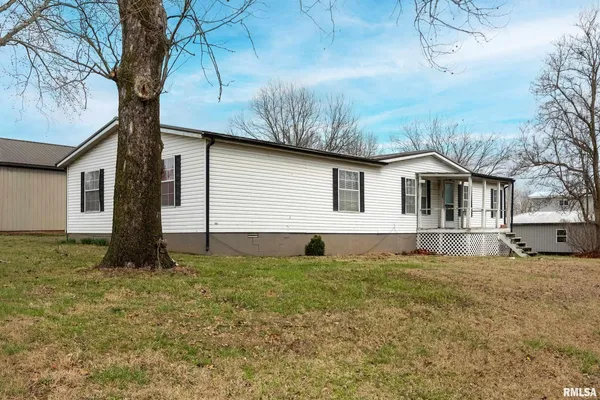 $169,900 | 101 East Knauer Street, Ava, IL 62907