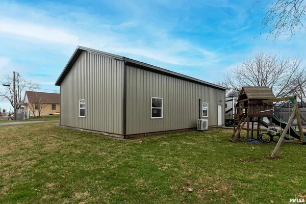 $169,900 | 101 East Knauer Street, Ava, IL 62907