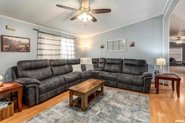 $169,900 | 101 East Knauer Street, Ava, IL 62907