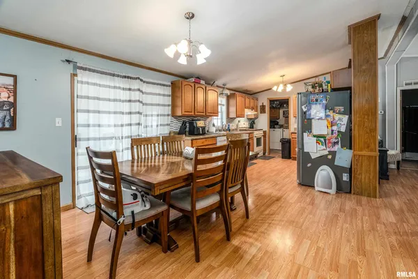 $169,900 | 101 East Knauer Street, Ava, IL 62907