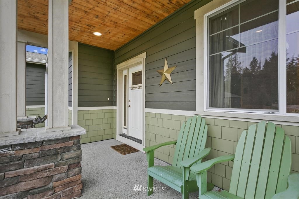 9591 Phillips Road Southeast Port Orchard, WA 98367 - Photo 2 of 20 Gallery Image 2