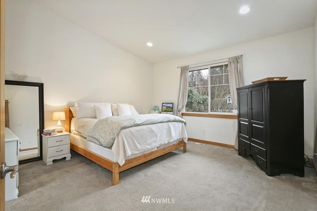 9591 Phillips Road Southeast Port Orchard, WA 98367 - Photo 11 of 20 Gallery Image 11