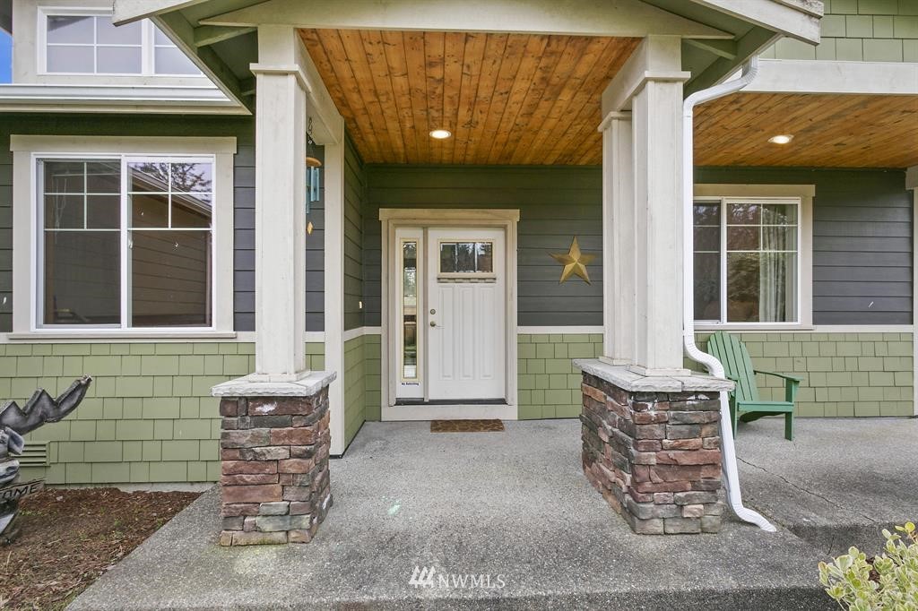9591 Phillips Road Southeast Port Orchard, WA 98367 - Photo 3 of 20 Gallery Image 3