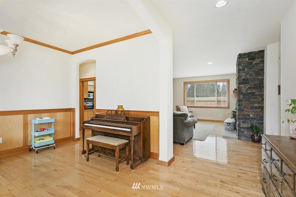 9591 Phillips Road Southeast Port Orchard, WA 98367 - Photo 5 of 20 Gallery Image 5