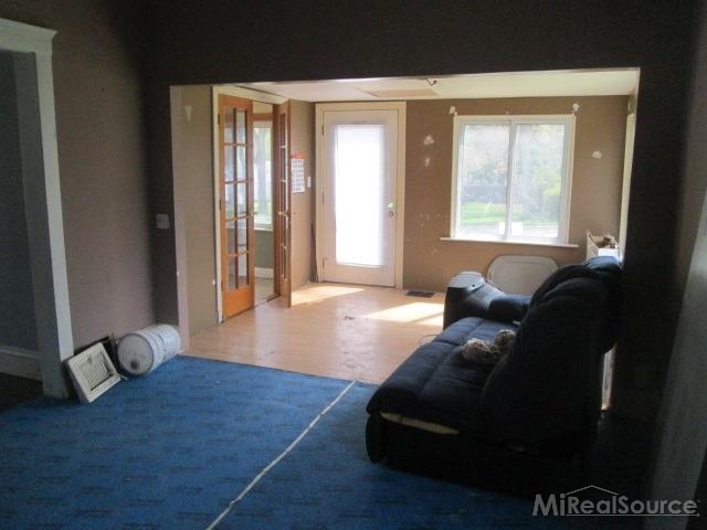 714 South Dettman Road Jackson, MI 49203 - Photo 4 of 6 31192643-3.JPG
