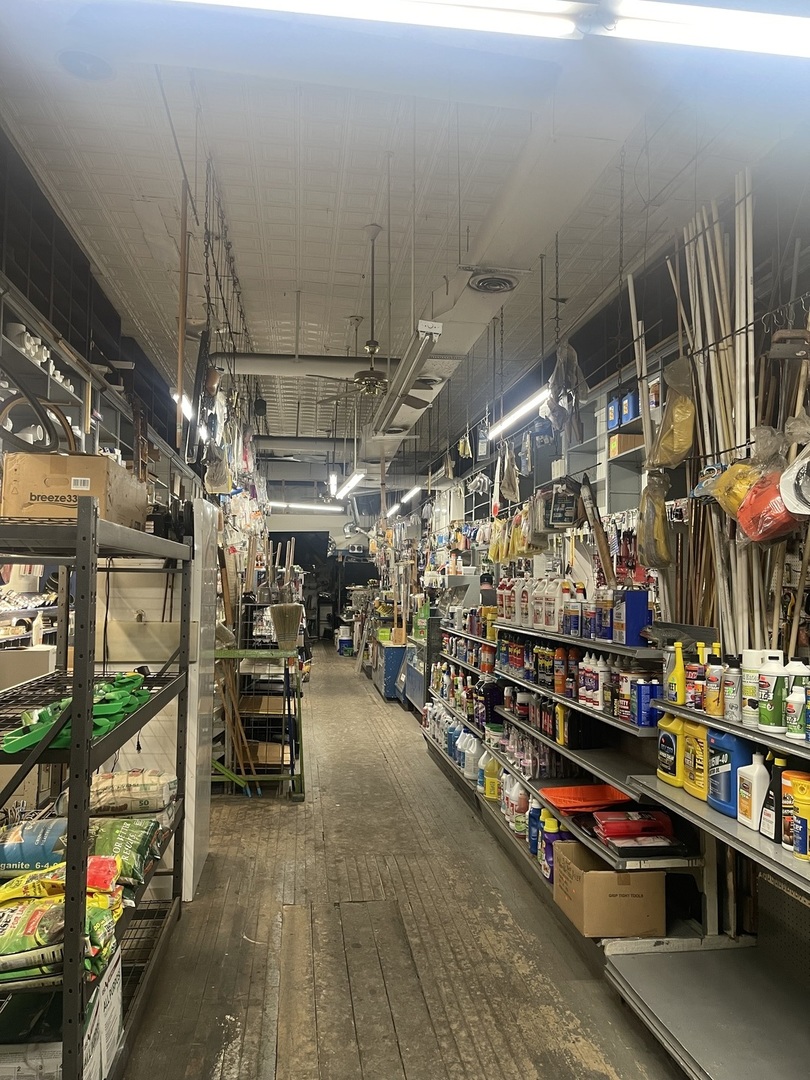 1013 West 63rd Street Chicago, IL 60621 - Photo 2 of 16 a view of storage and utility room