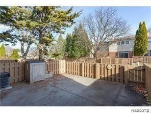 $2,000 | 5117 Buckingham Pl Drive, Troy, MI 48098