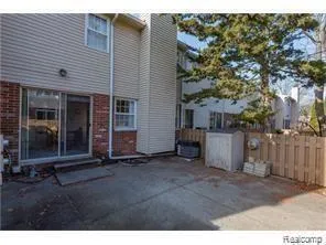 $2,000 | 5117 Buckingham Pl Drive, Troy, MI 48098