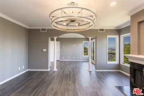 $1,699,999 | 3661 Sunswept Drive, Studio City, CA 91604