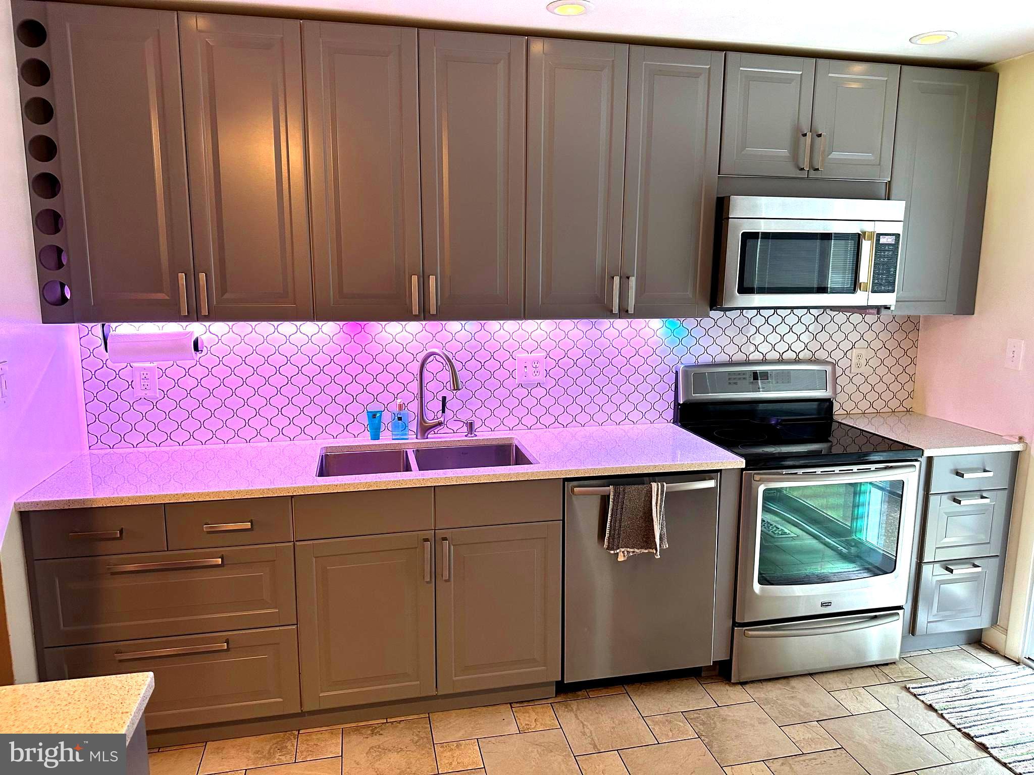 91 Burning Tree Lane Reading, PA 19607 - Photo 3 of 28 Kitchen