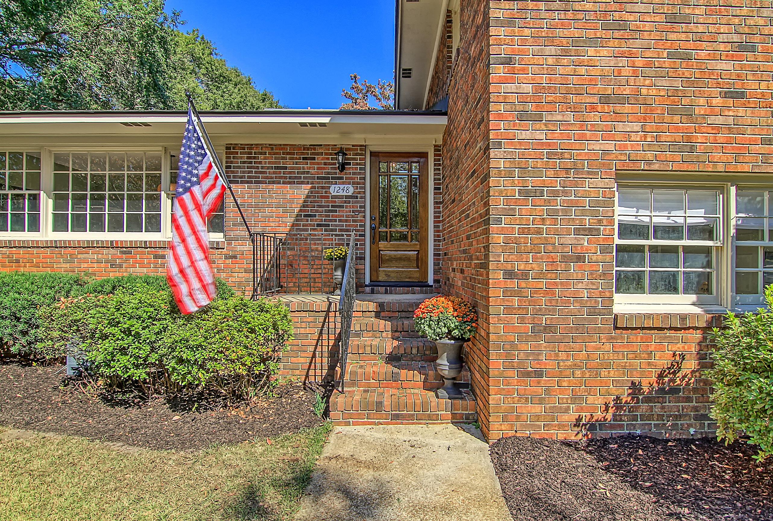 1248 Robin Road Mount Pleasant, SC 29464 - Photo 2 of 48 CREM_1248 Robin Road_048