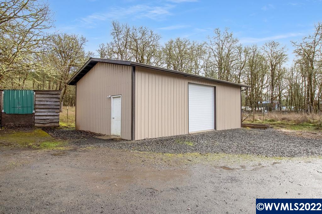 33756 Totem Pole Road Lebanon, OR 97355 - Photo 30 of 36 Gallery Image 30