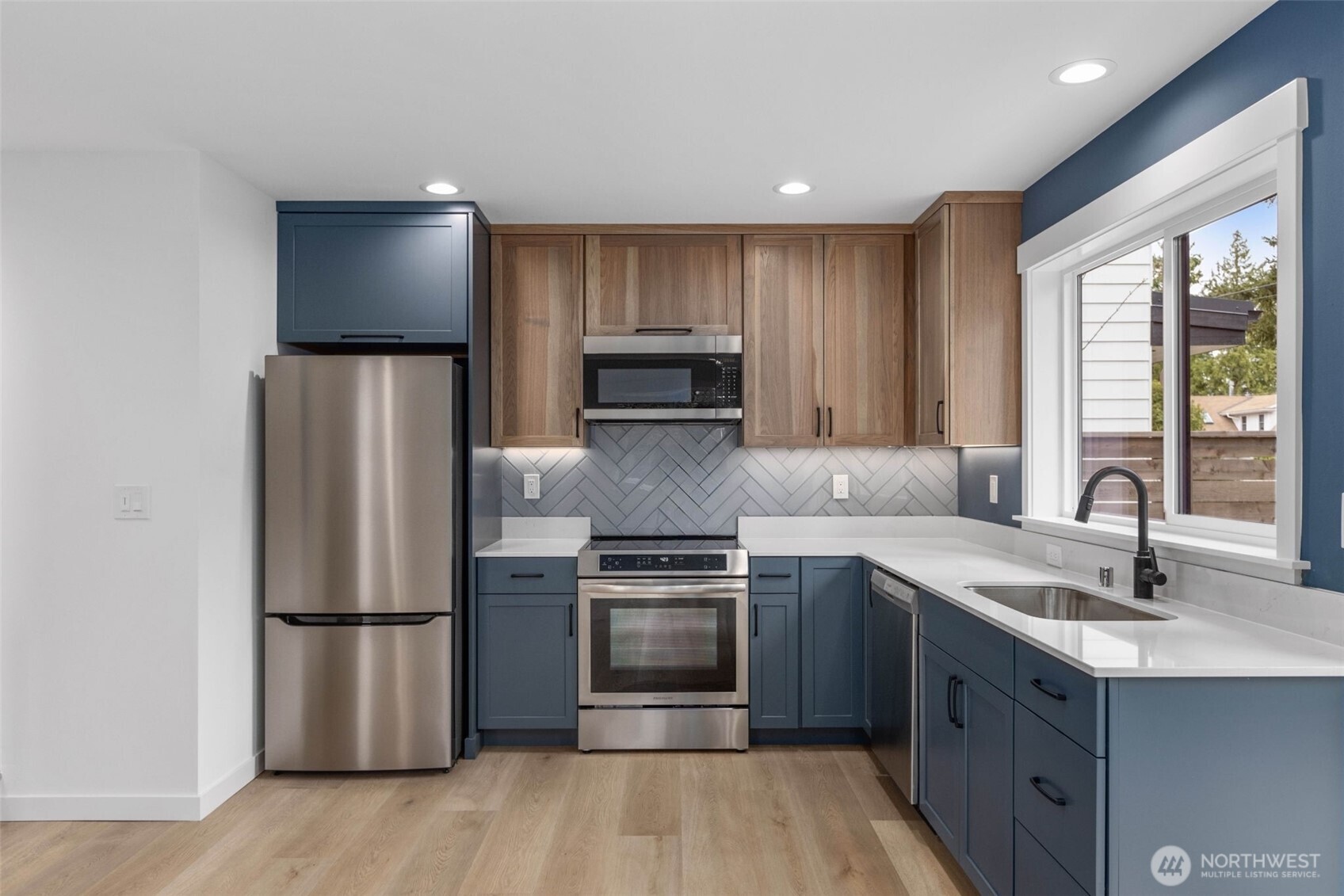 117 Northwest 112th Street Seattle, WA 98177 - Photo 6 of 35