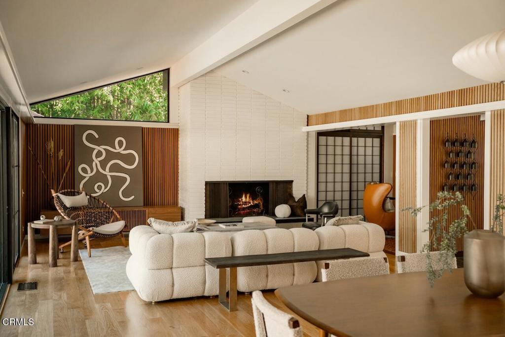 760 Laguna Road Pasadena, CA 91105 - Photo 2 of 40 Living Room 1 M
