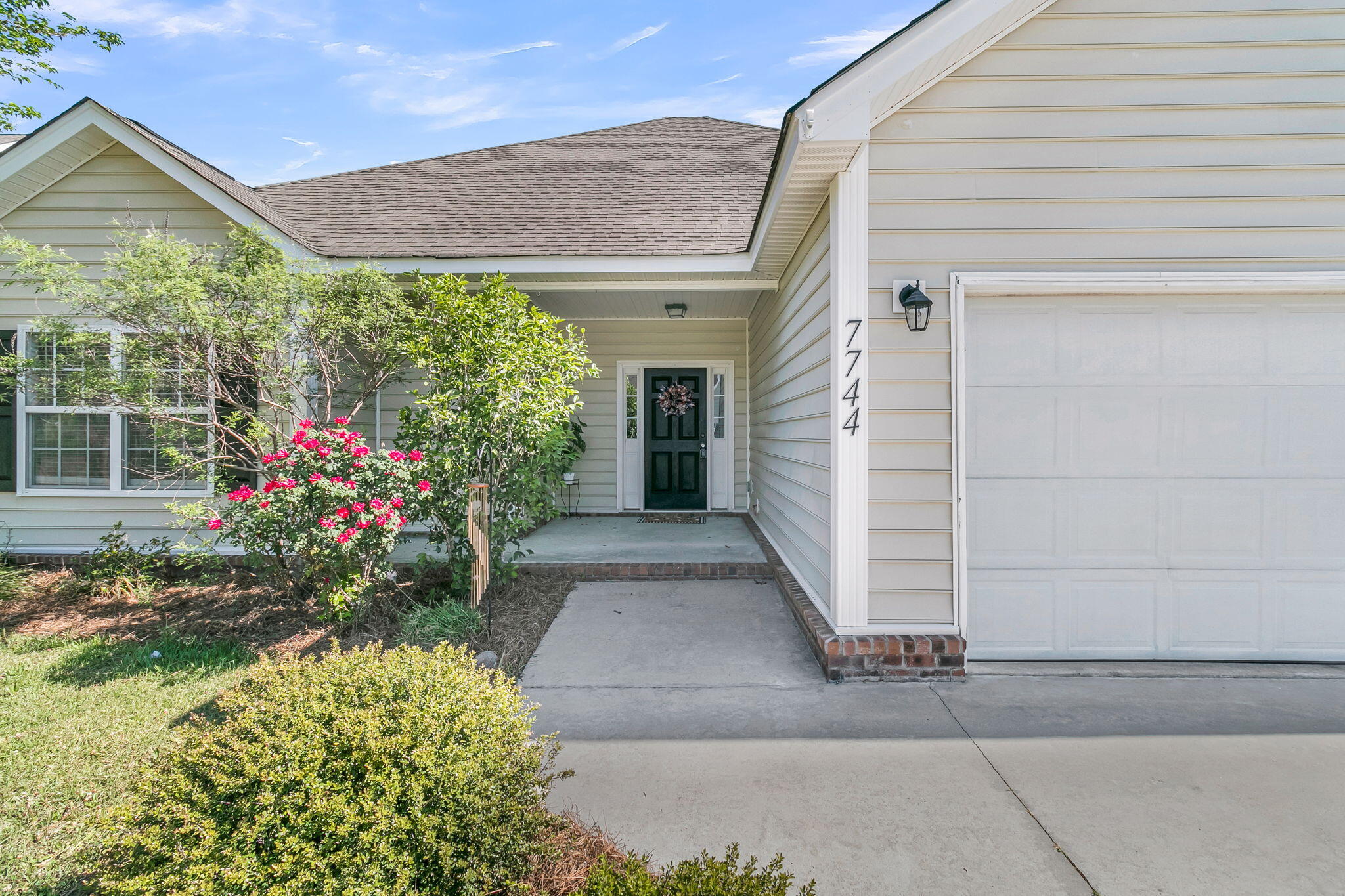 7744 Fayetteville Road North Charleston, SC 29418 - Photo 2 of 29 Front entrance