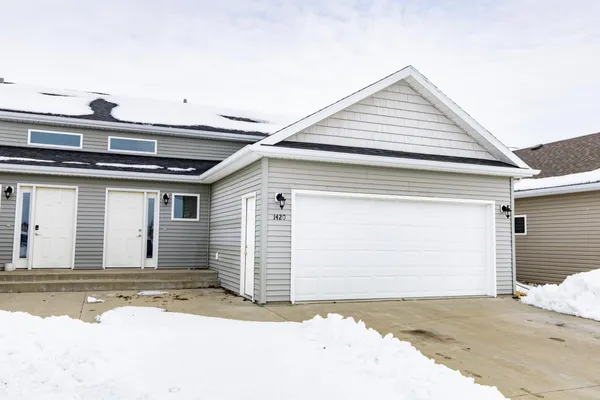$289,900 | 1420 Goldenwood Drive, West Fargo, ND 58078