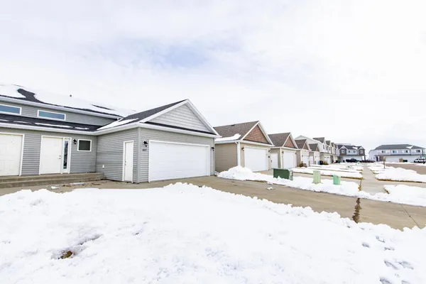 $289,900 | 1420 Goldenwood Drive, West Fargo, ND 58078