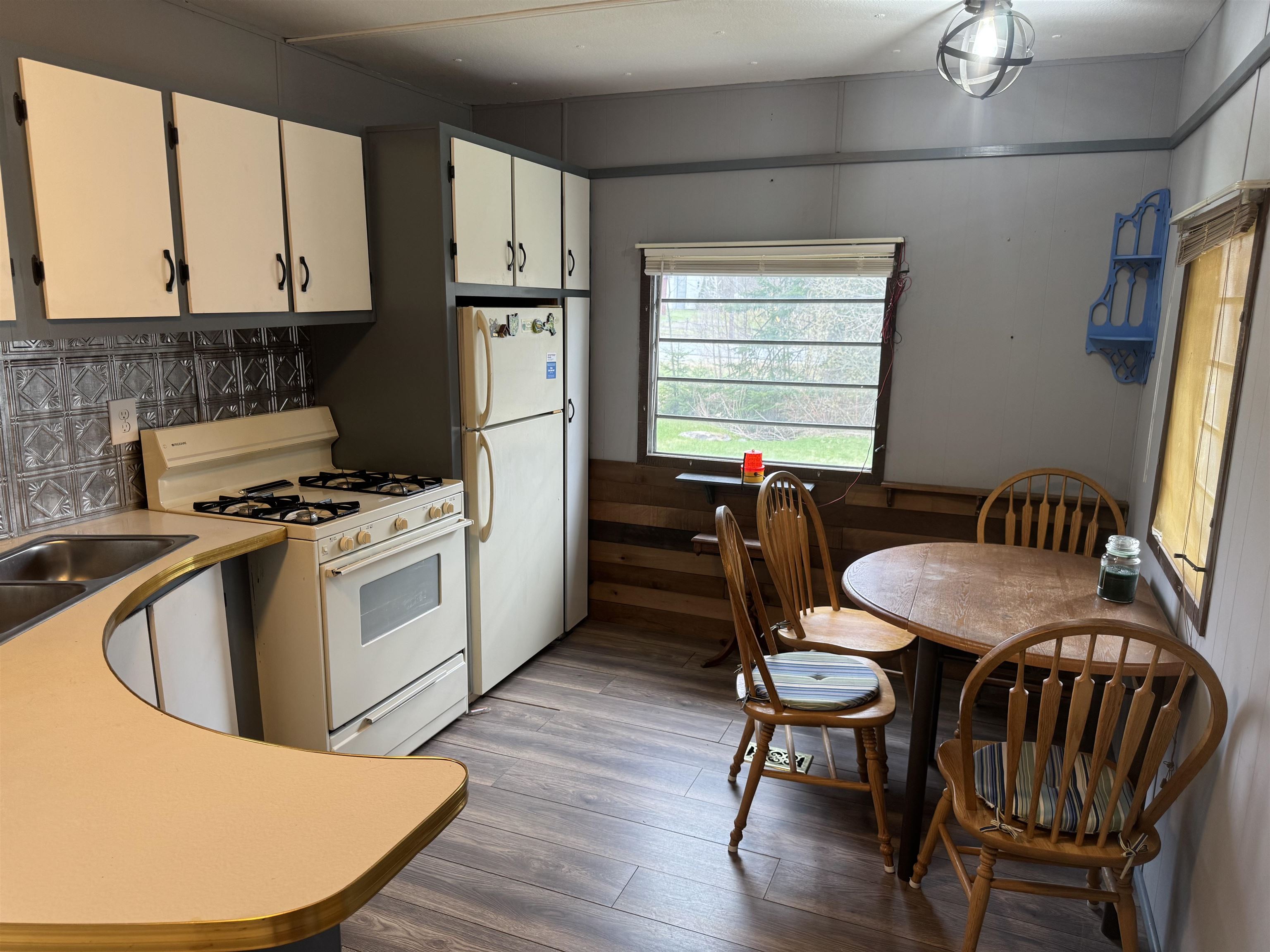 8 Dor Auf Radar Road Wilmington, VT 05363 - Photo 2 of 20