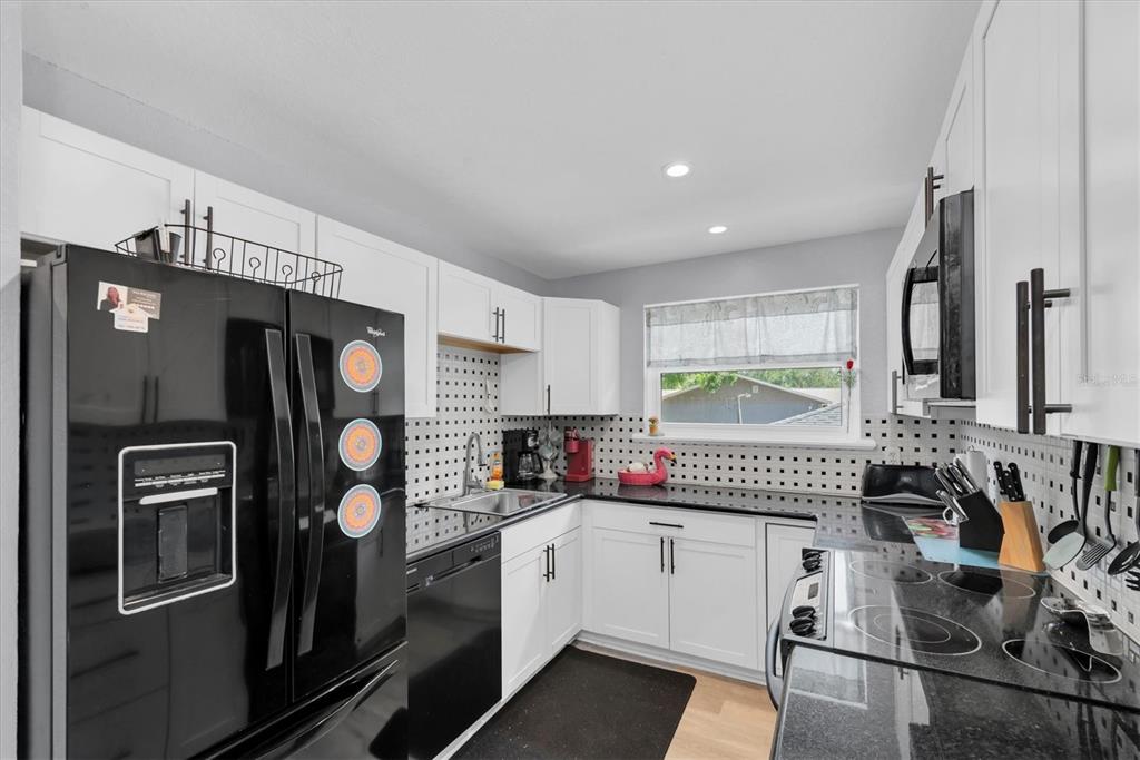 819 10th Street Southwest Largo, FL 33770 - Photo 33 of 85