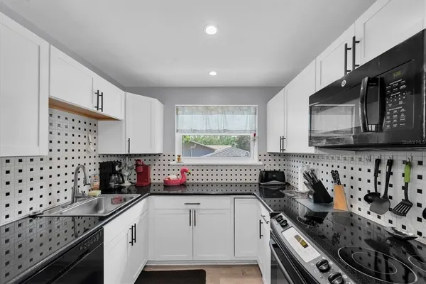 $799,900 | 819 10th Street Southwest, Largo, FL 33770