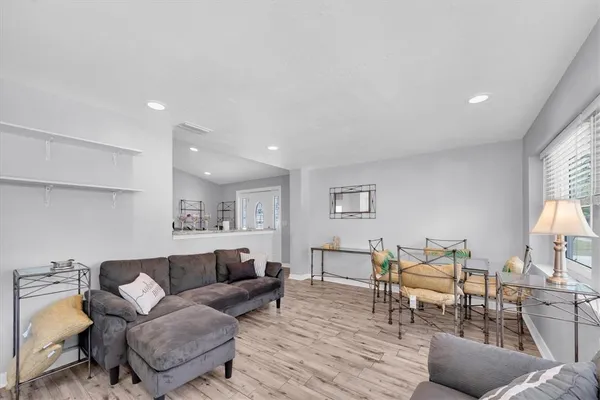 $799,900 | 819 10th Street Southwest, Largo, FL 33770