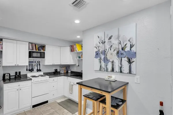 $799,900 | 819 10th Street Southwest, Largo, FL 33770