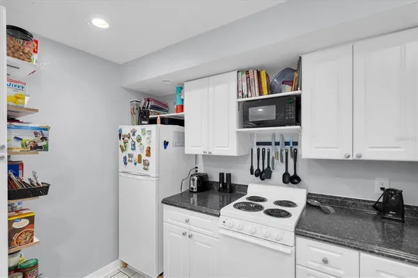 $799,900 | 819 10th Street Southwest, Largo, FL 33770