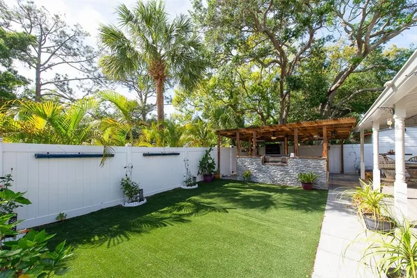 $799,900 | 819 10th Street Southwest, Largo, FL 33770
